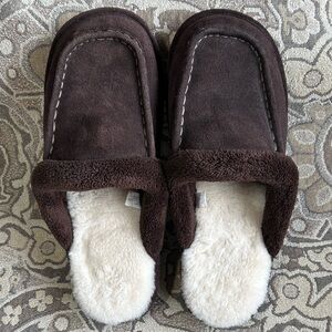 Nuknuuk Brown Suede Leather Slip On Slippers / Sheepskin & Memory Foam Footbed